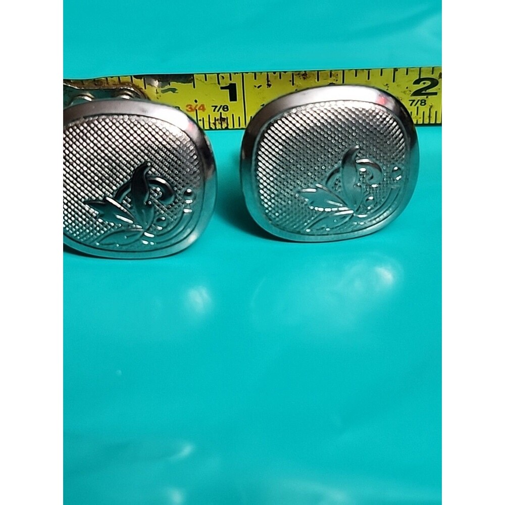 Vintage Gold Tone Cufflinks Leaf & Berry Design Rounded Edge Mid-Century - Picture 5 of 5